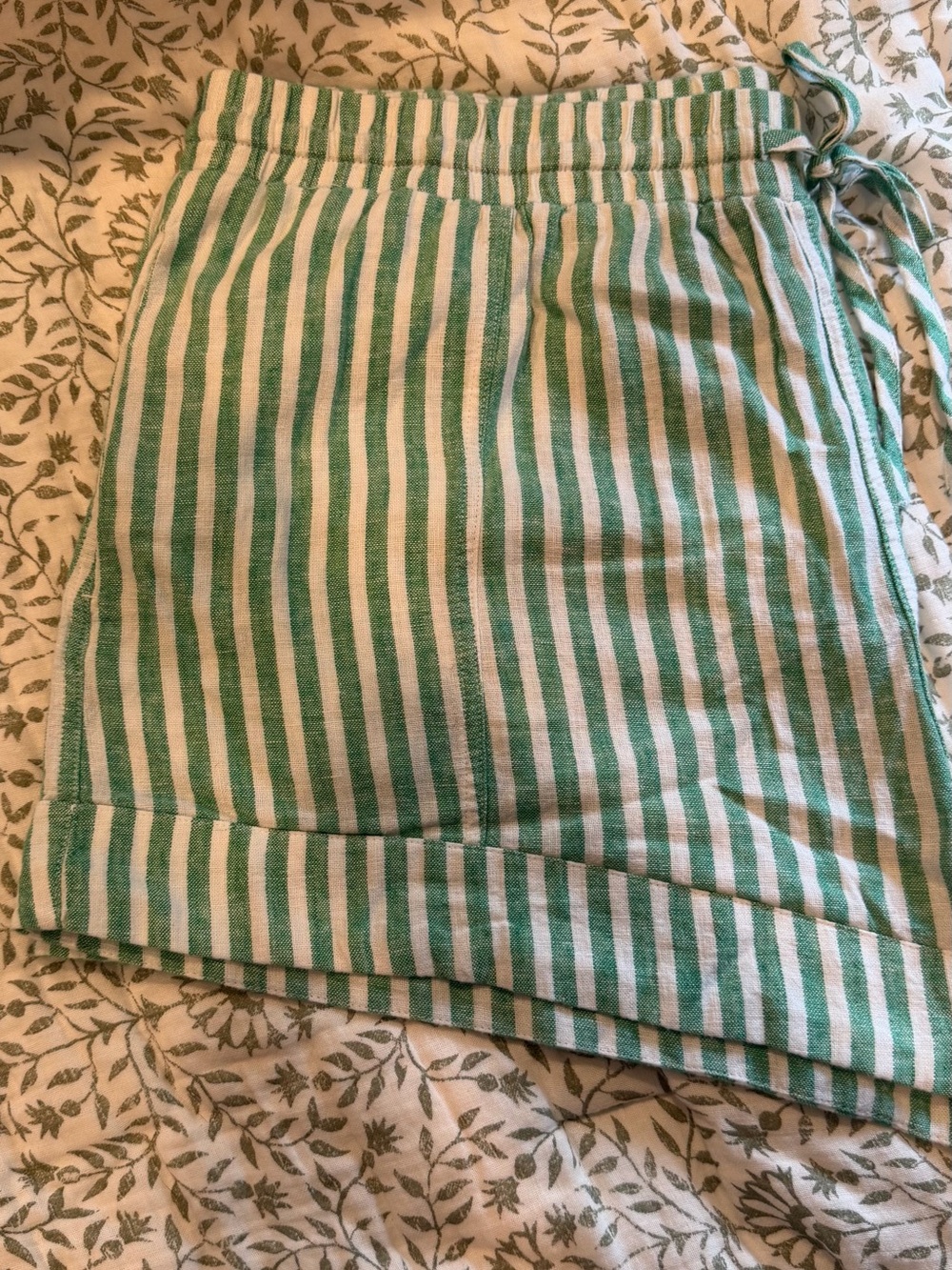 Universal Thread Green & White Striped High Waist Drawstring Shorts - XL - Picture 5 of 7